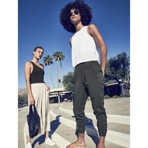 Athleta Black Textured Brooklyn Jogger Pants Size 0 Athleisure Travel Stretch